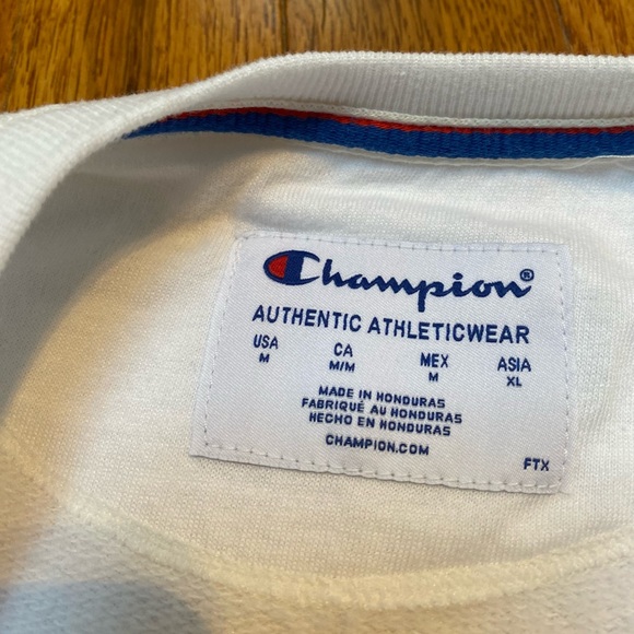 SOLD!!!!!! SIX Women’s Sweatshirts Bundle - Picture 7 of 13